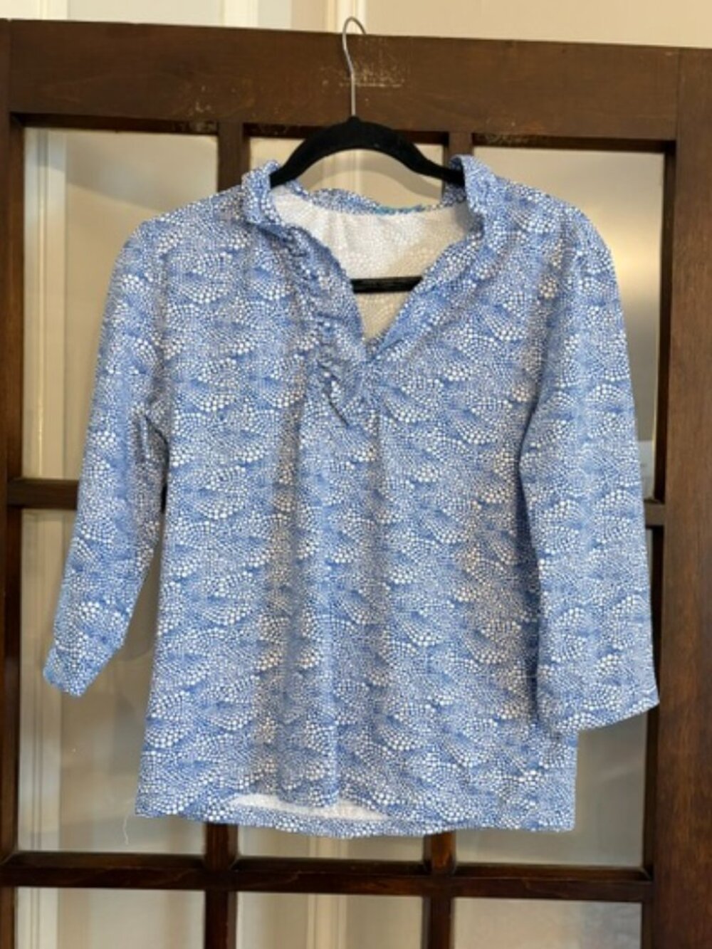 J.McLaughlin Blue and White Patterned 3/4 Sleeve Shirt with Ruffles, Size Large
